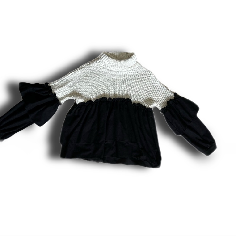 Medium Black & White layered Winter Sweater